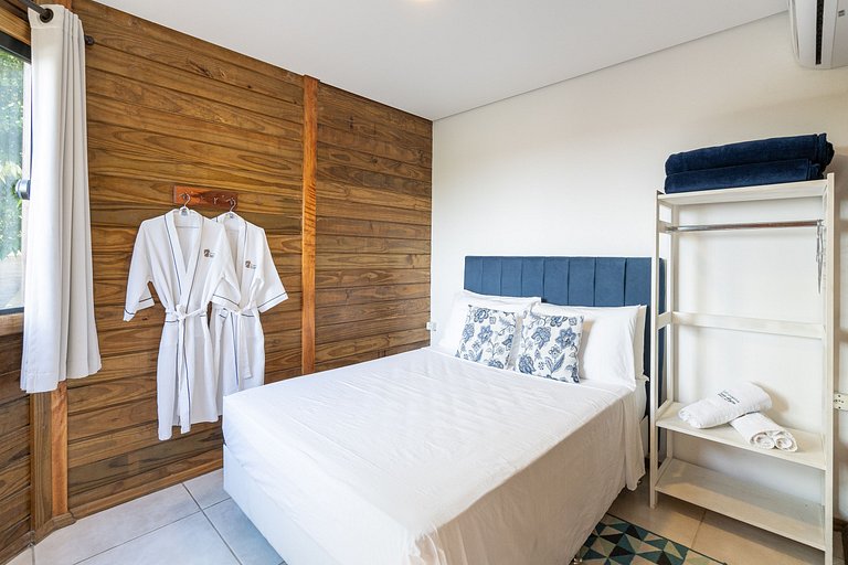 Cabana com hidro grande próxima à praia