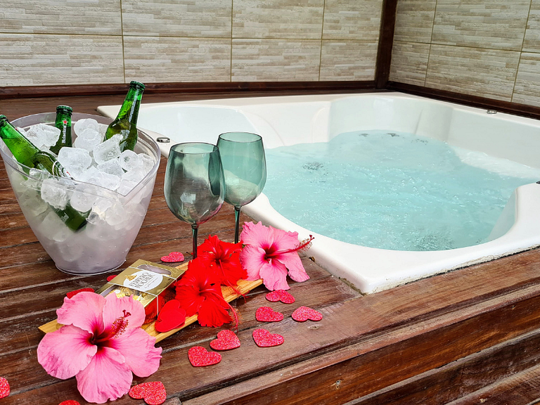 Apê Cabana Romântica com Hidro Spa, Lareira, Churrasqueira