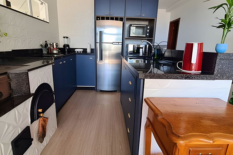 Casa com piscina e praia no fim da rua