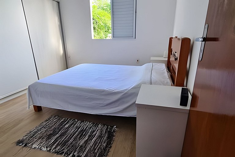 Casa com piscina e praia no fim da rua