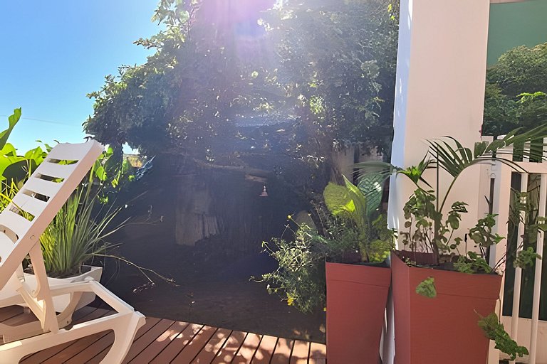 Piscina, ar condicionado e praia no fim da rua