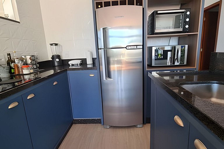 Piscina, ar condicionado e praia no fim da rua