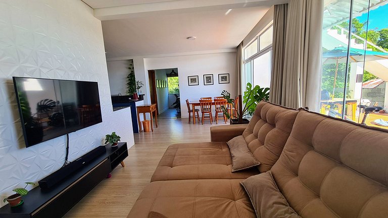 Casa com piscina próximo à praia