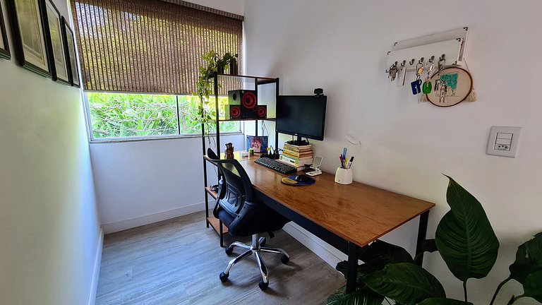 Casa com piscina com praia no fim da rua