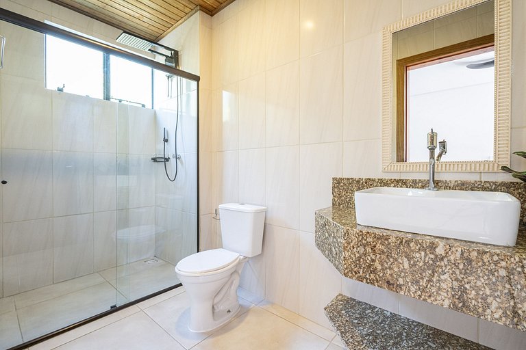 Cabana com hidro grande próxima à praia