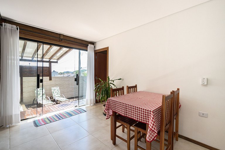 Cabana com hidro grande próxima à praia