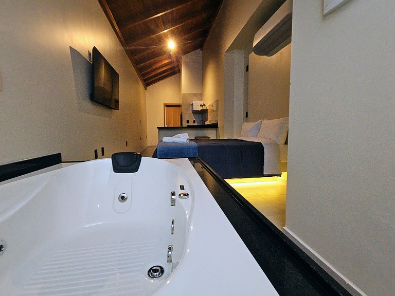 Loft com banheira com hidro casal próximo ao mar