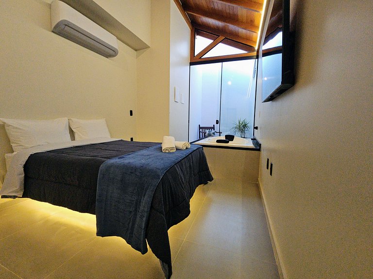 Loft com banheira com hidro casal próximo ao mar