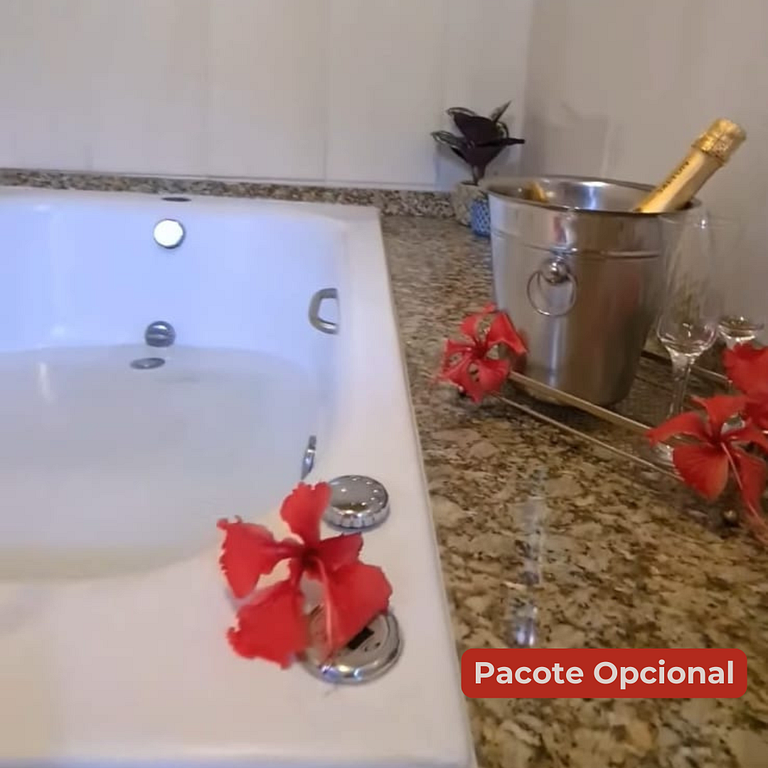 Loft com banheira com hidro casal próximo ao mar