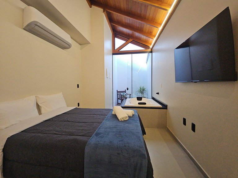Loft com banheira com hidro casal próximo ao mar