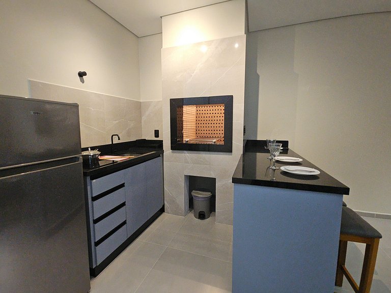 Sobrado com hidro e ar condic próximo praia