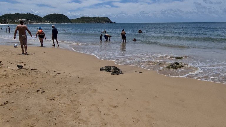 Sobrado hidro casal com praia no fim da rua