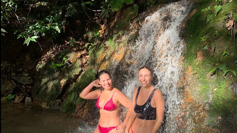 Sobrado c/ hidro, ar cond quente/frio prox à praia