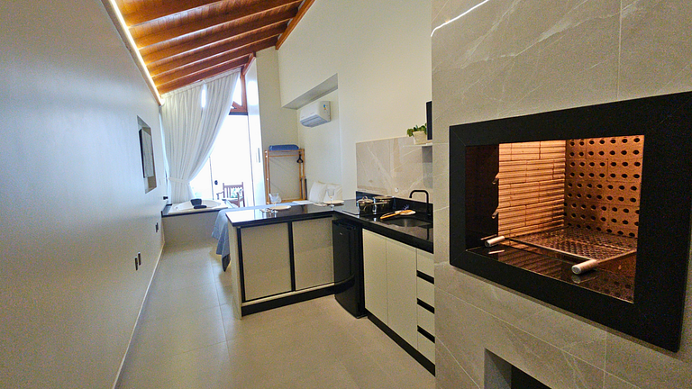 Loft c/ banheira, ar cond próximo à praia