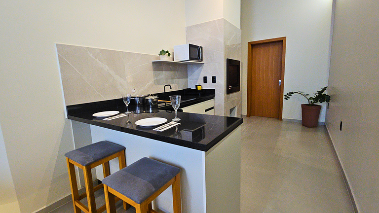 Loft c/ banheira, ar cond próximo à praia