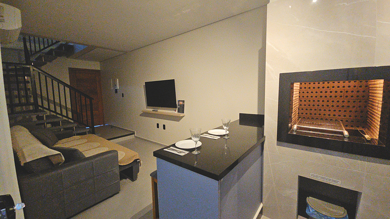 House with double hot tub, air conditioning, fireplace and b