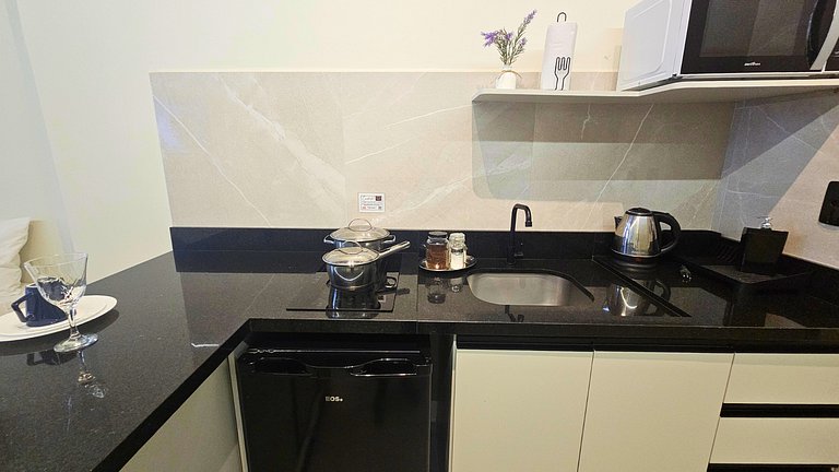 Suite with double whirlpool tub near the beach