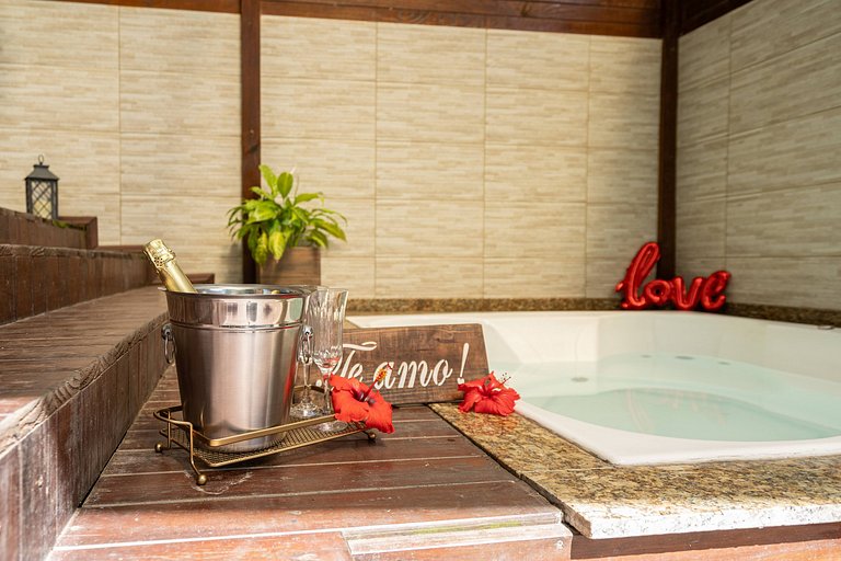 Cabana com hidro grande próxima à praia